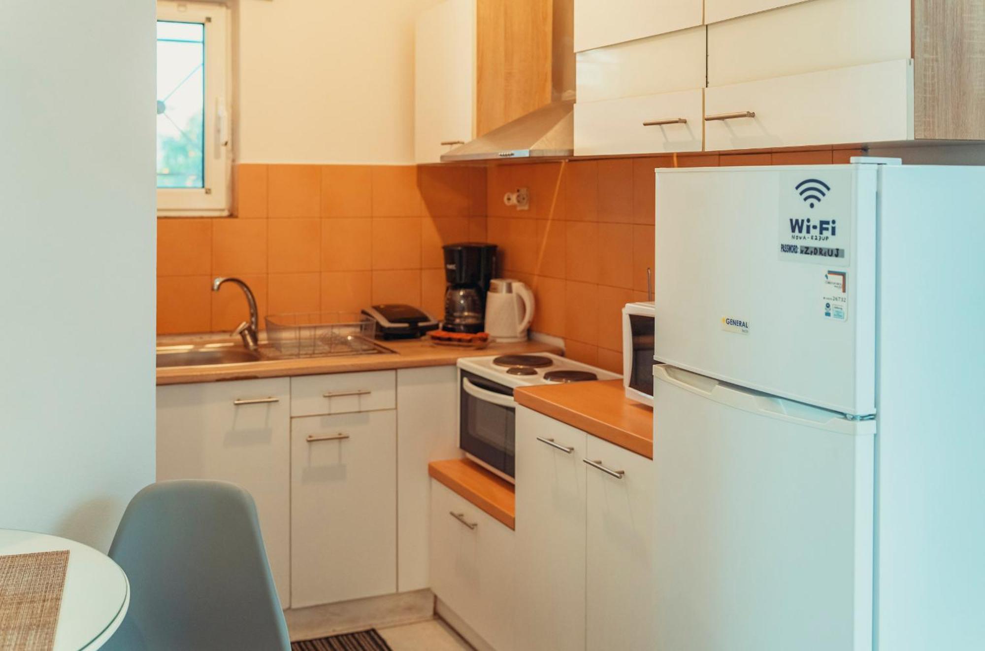 Crystal Cherry Apartment 普雷韦扎 外观 照片